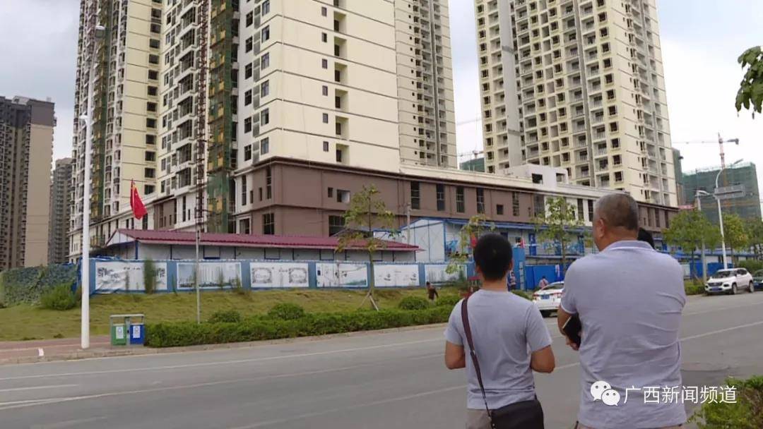 周邊商品房均價差不多一萬了