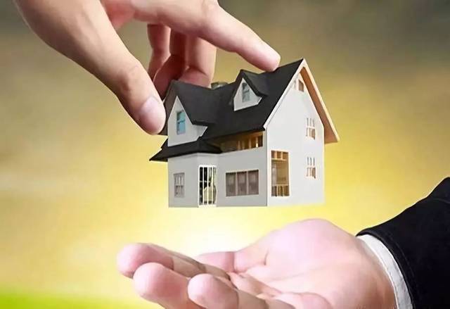 無產(chǎn)權證的回遷房是可以轉的女兒的名下